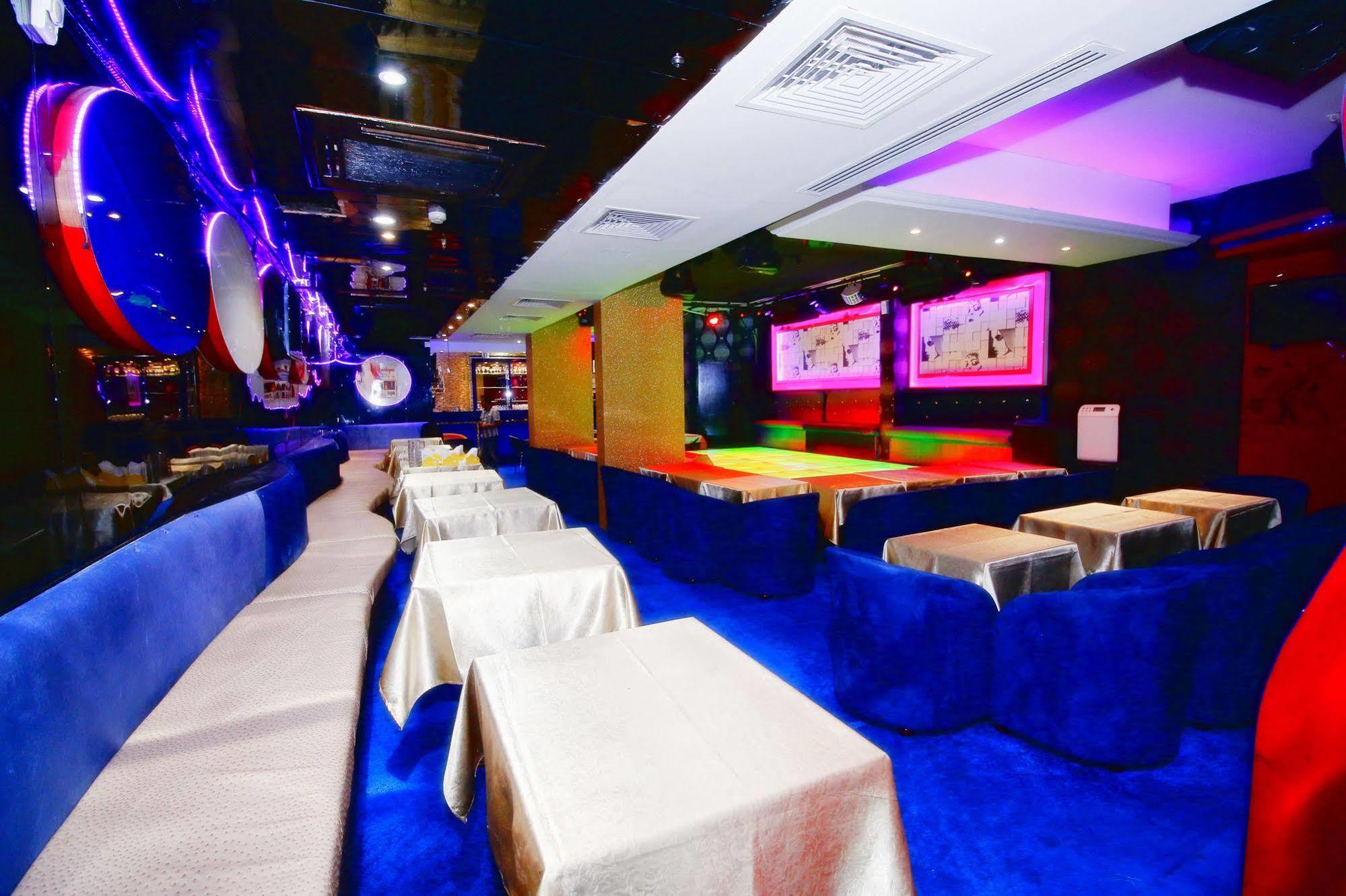 Royal Falcon Hotel Dubai Dış mekan fotoğraf